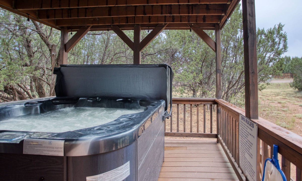Heber Cabin | Cabin w/loft, private hot tub, and star-gazing deck! Sleeps 6!