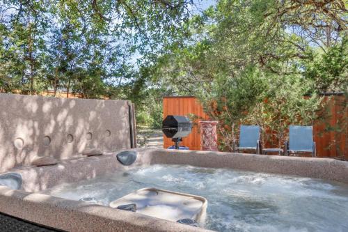 Wimberley House | Cabins at Flite Acres - Mountain Laurel