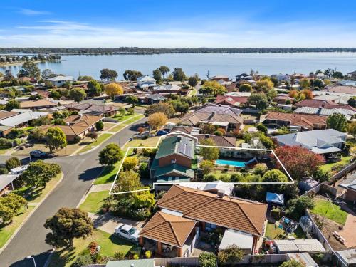 Yarrawonga House | Cade Retreat