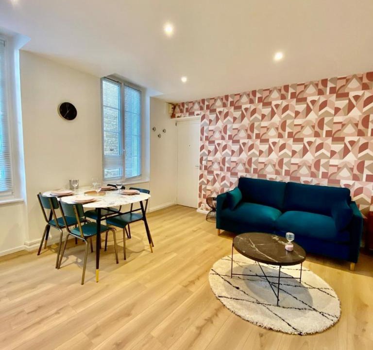 Hastings Apartment | Caen centre historique - appartement rénové & déco soignée