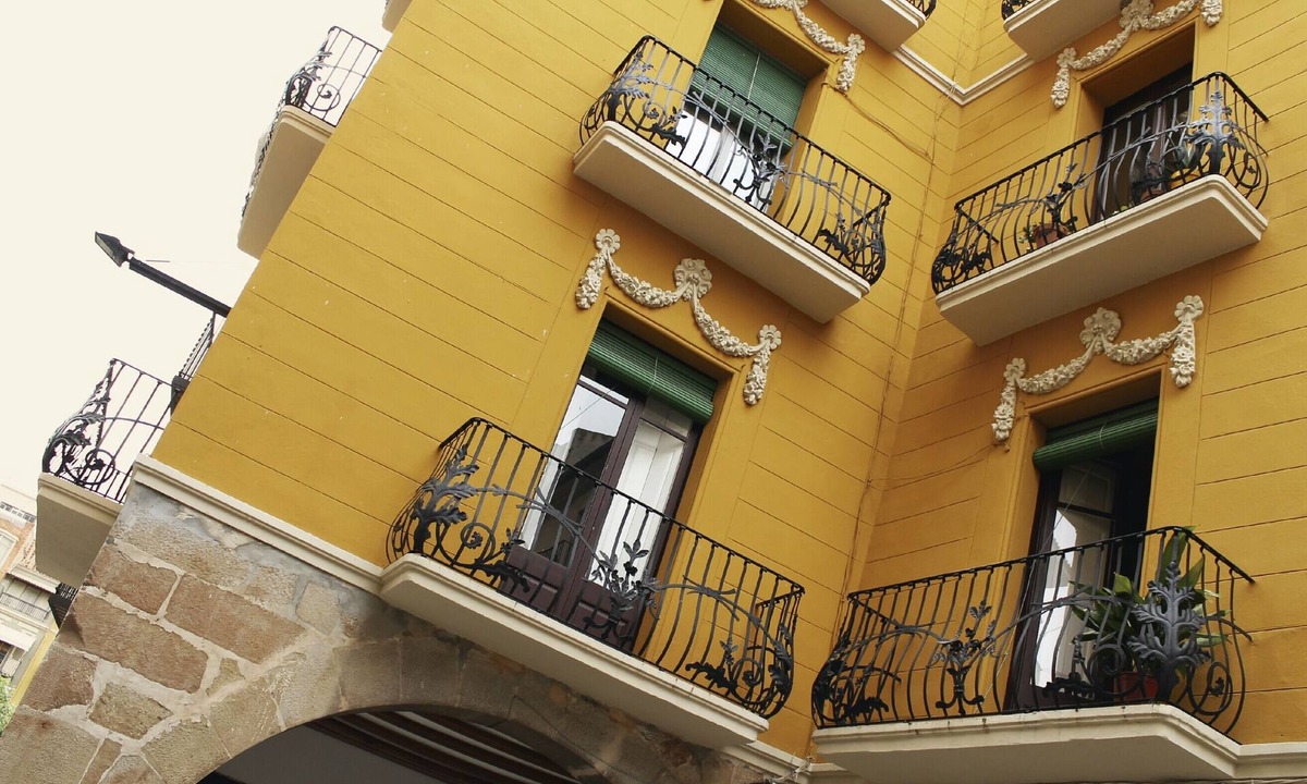 Balaguer House | Cal Comabella - modernist house in the historic center of Balaguer