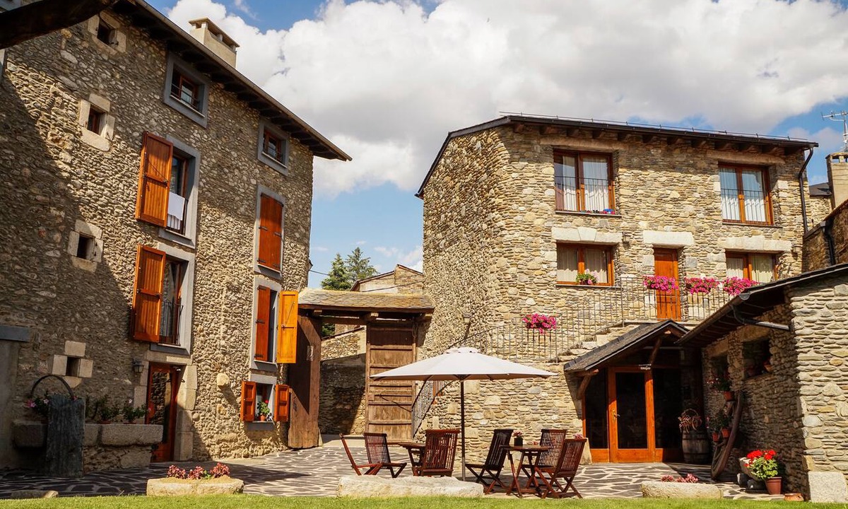 Age House | Cal Marrufes