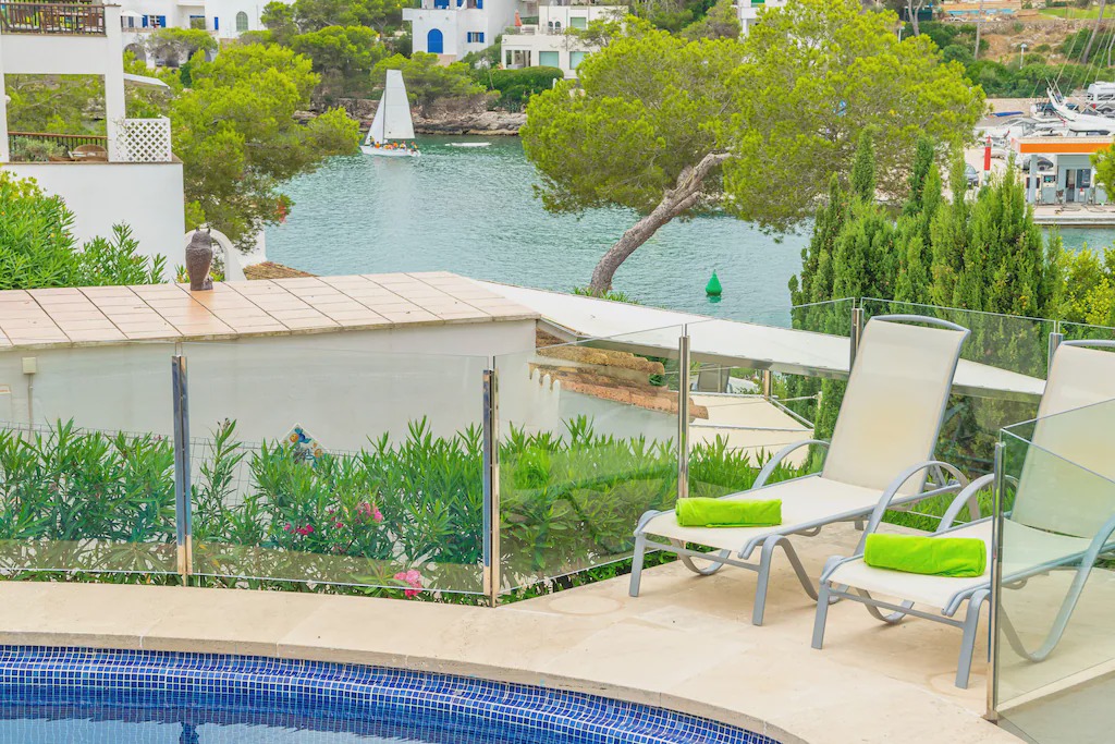 Cala d'Or Villa | Cala Llonga - Three Bedroom Villa, Sleeps 6