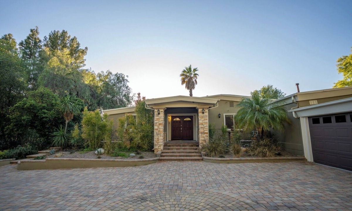 Calabasas House | Calabasas Zen Retreat with Mountain Views - Private, Serene!
