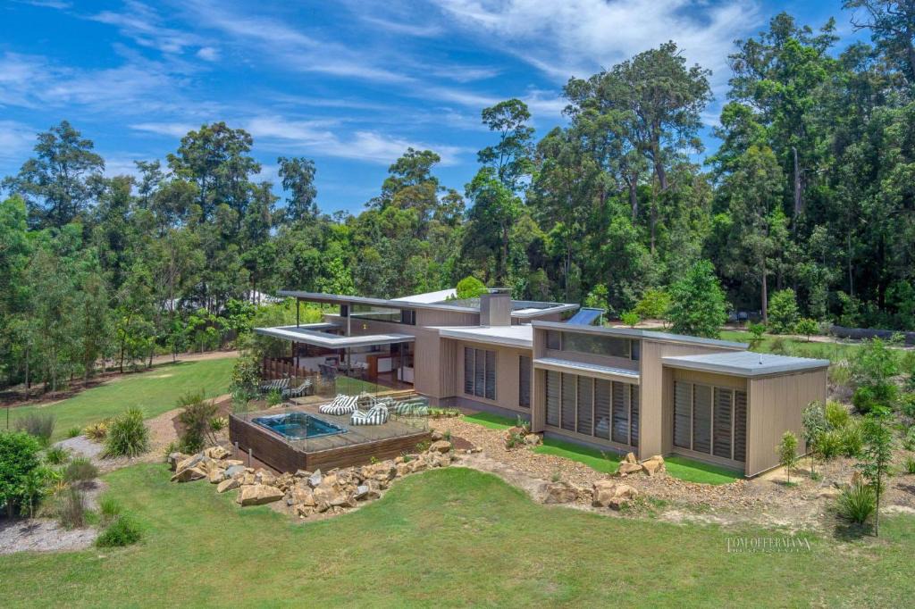 Doonan House | Calanthe Acreage - Doonan