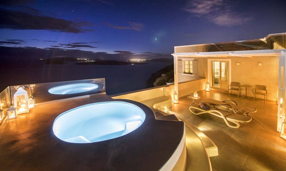 Megalochori Hotel | Caldera's Dolphin Suites