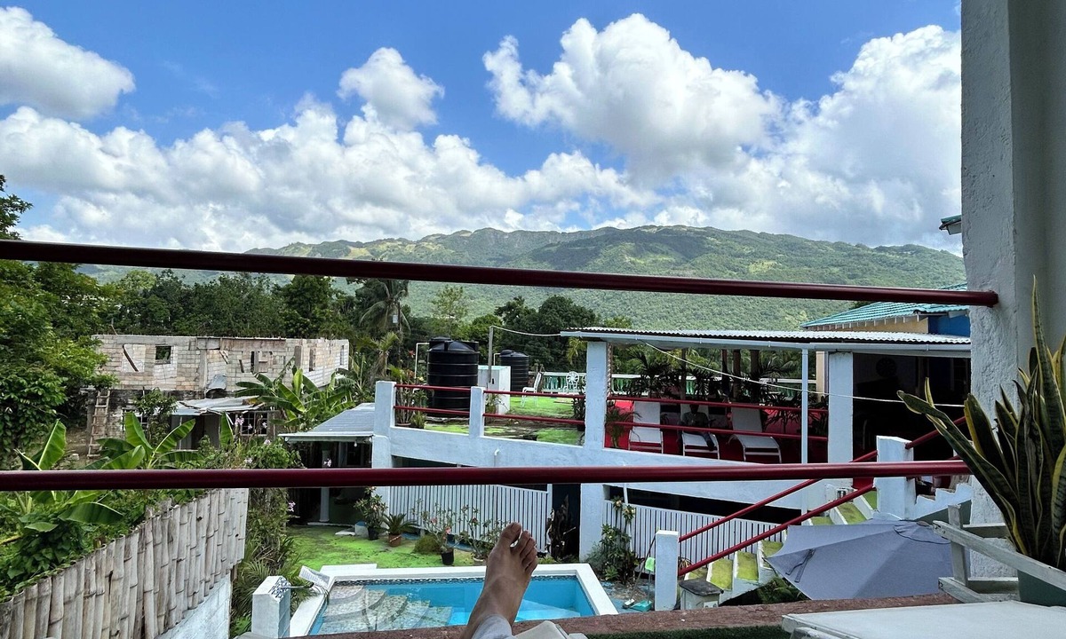 Ewarton Apartment | Caldo Tours