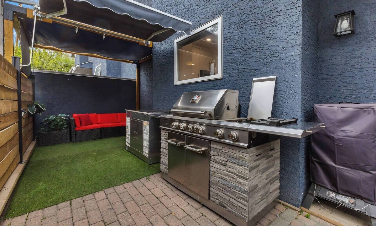 Crescent Heights House | Calgary Downtown Guest House