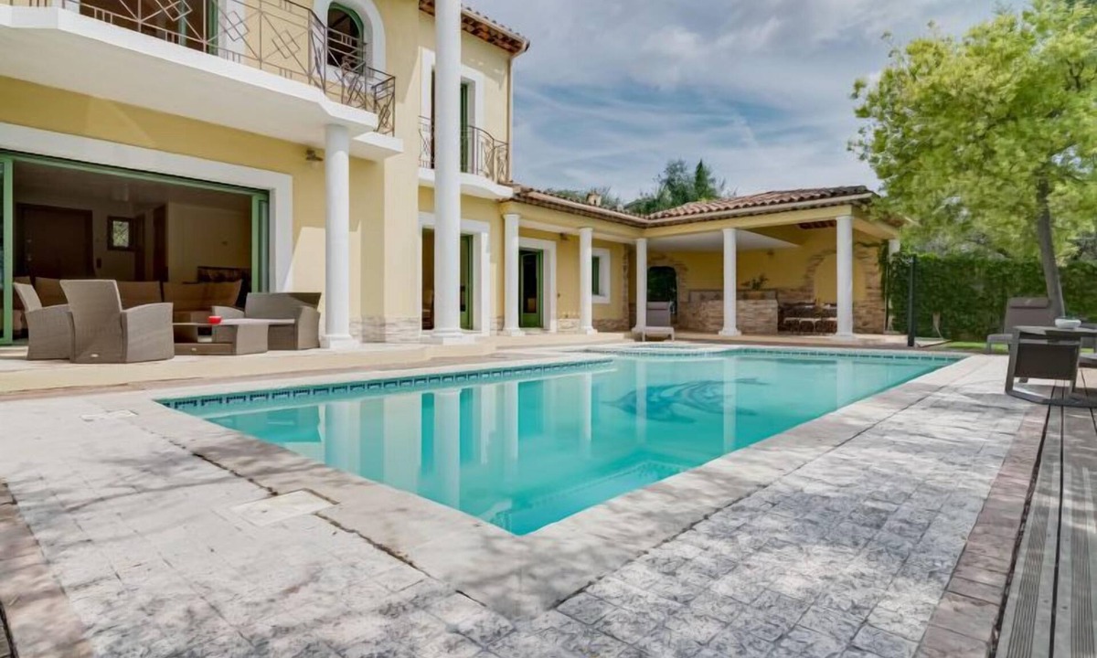 Grasse House | Caliopa by Interhome