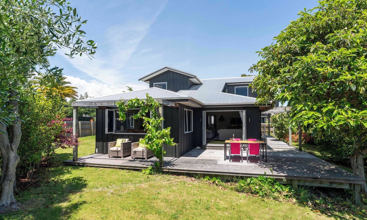 Richmond Heights House | Calm Horizon - Taupo Holiday Home