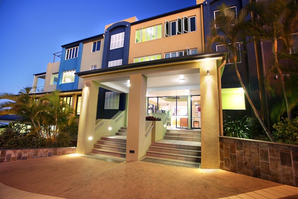Battery Hill Hotel | Caloundra Central Apartment Hotel