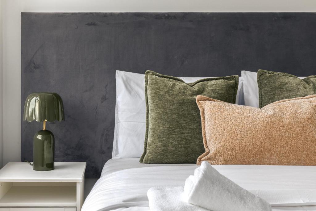 Camden Town with Primrose Hill Apartment | Camden Town Modern Studios