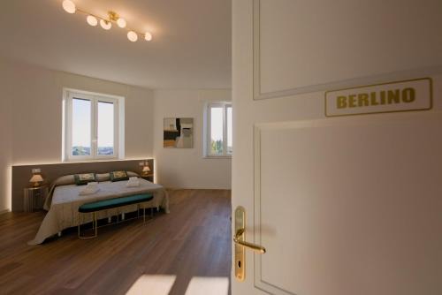 Udine Apartment | Camera Berlino - La Casa di Carta Affittacamere