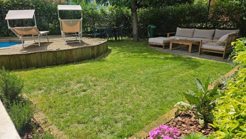 Settimo Torinese House | Camera con cucina e piscina a un passo da Torino
