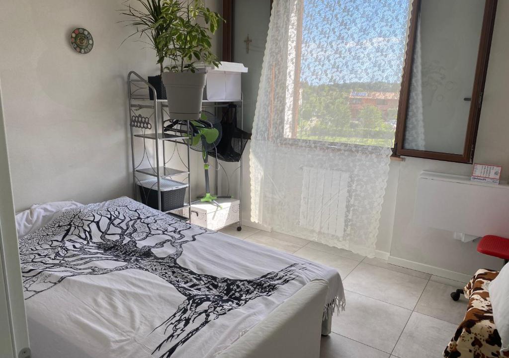 Peschiera del Garda House | Camera Monica