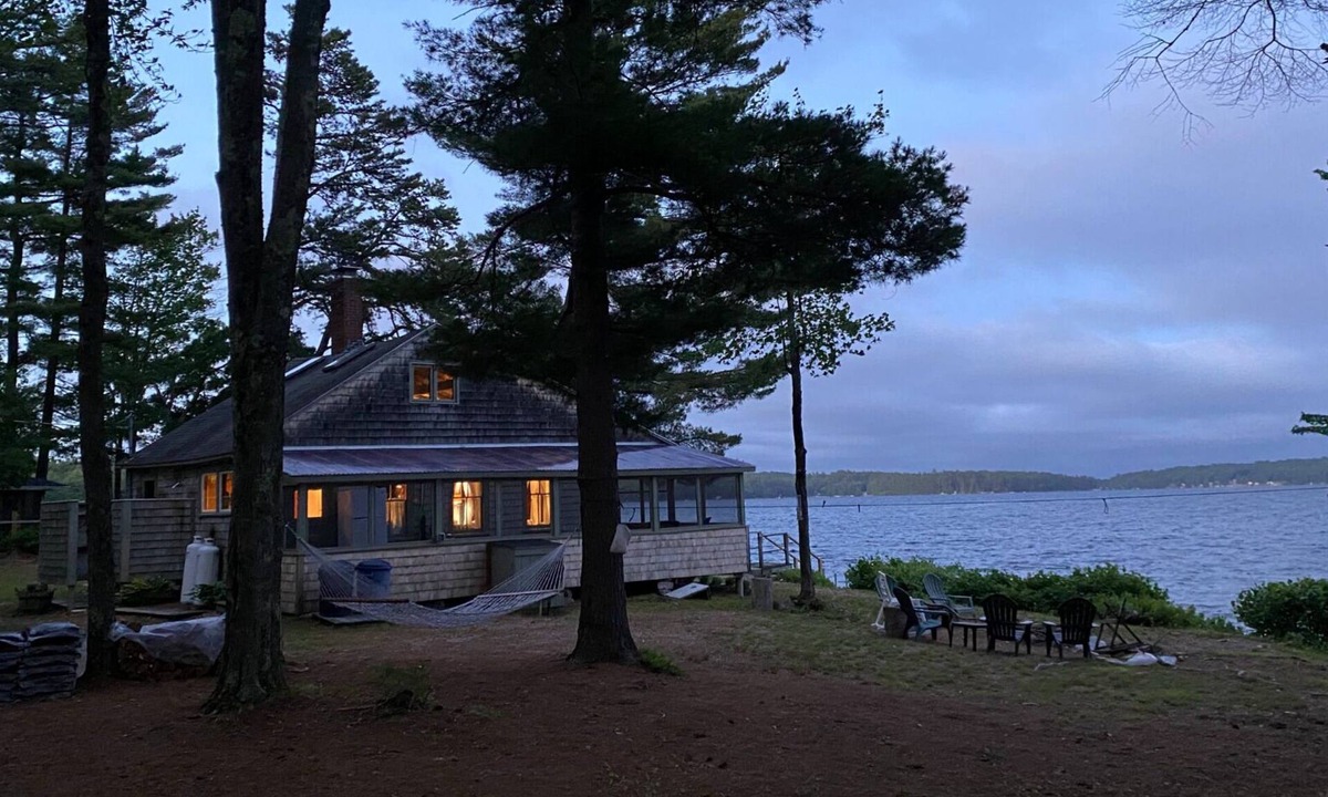 East Wakefield Cabin | Camp Avalon - Historic Waterfront, 3 cabins