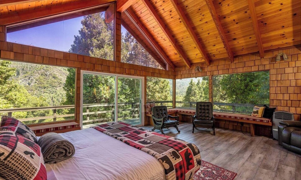 Springville Cabin | Camp Nelson Chalet + Bunkhouse + Hot Tub + Game Room for Groups & Families