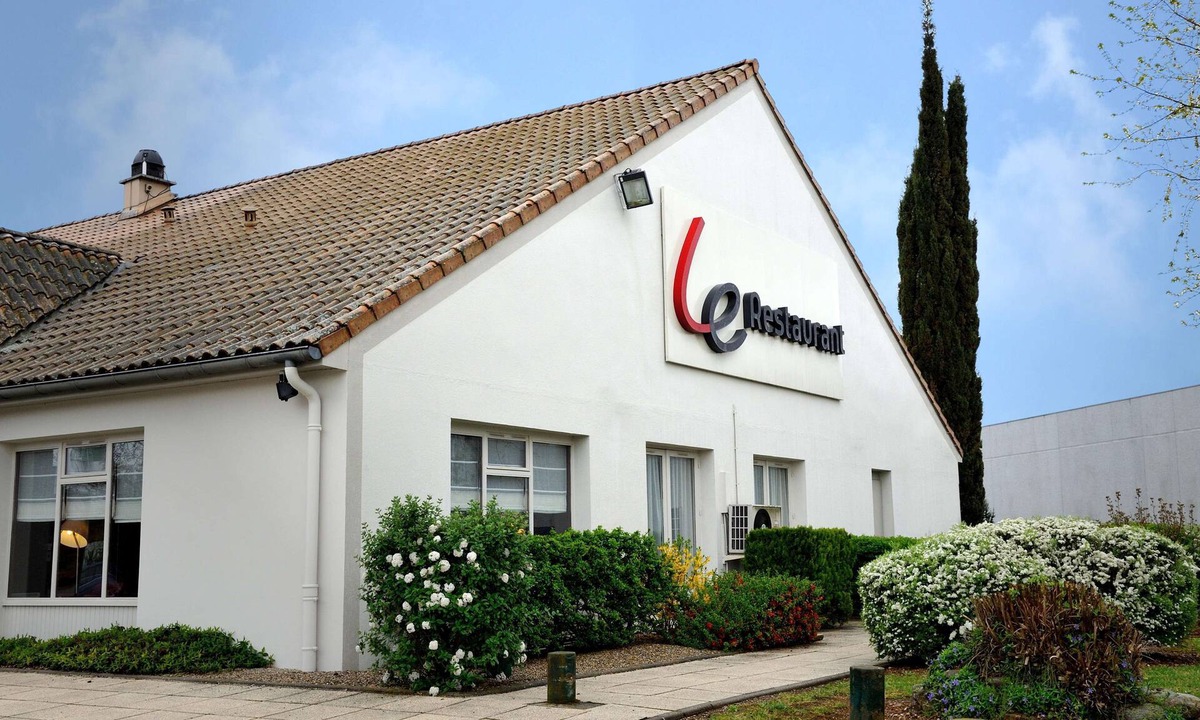 Saint-Laurent-de-Mure Hotel | Campanile NATURE - Lyon Airport