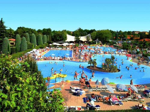 San Benedetto di Lugana Apartment | Camping Bella Italia Apartments Glicine - Lake Garda 22081
