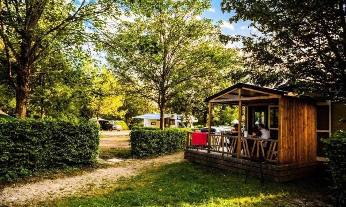 Saint-Pierre-d'Albigny Ski Chalet | Camping du Lac de Carouge * - Chalet Couples + 1 young child/PMR - 1 Bedroom - 2018 20 m2 2 to 3 people - 2 pers. included in the tariff