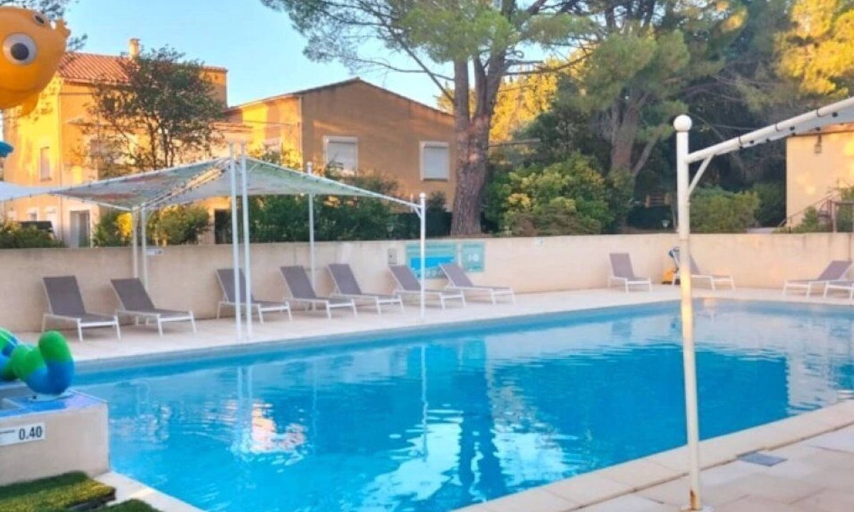 Chateauneuf-de-Gadagne House | Camping 3 étoiles - Piscine - ccbfii0