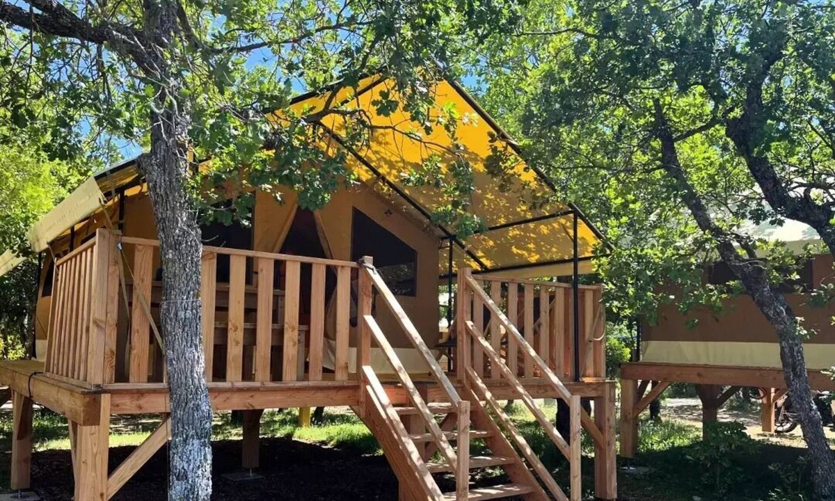 Saint-Saturnin-les-Apt House | Camping maeva Escapades Le Domaine des Chênes Blancs * - Canvas Bungalow 3 Rooms 5 People Without Sanitary