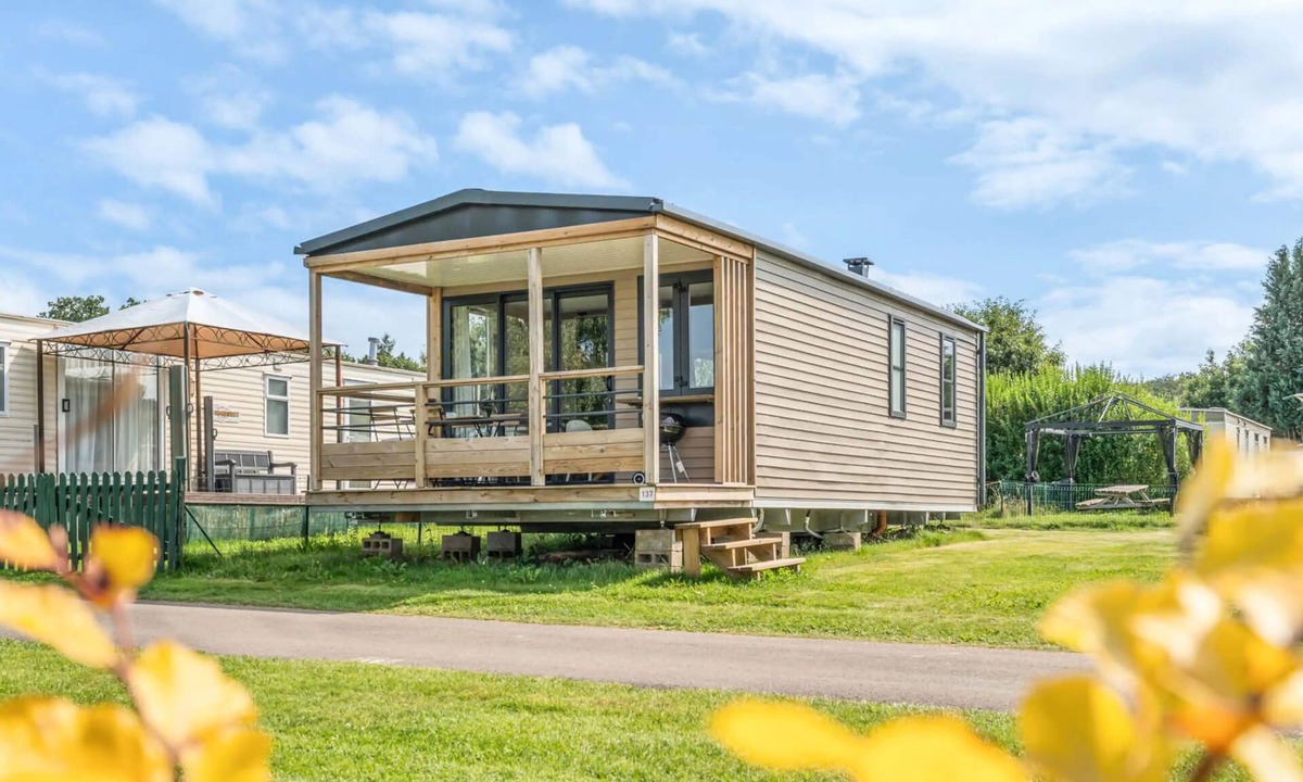 Bouillon House | Camping Papillon Bouillon - Premium 137 by Interhome