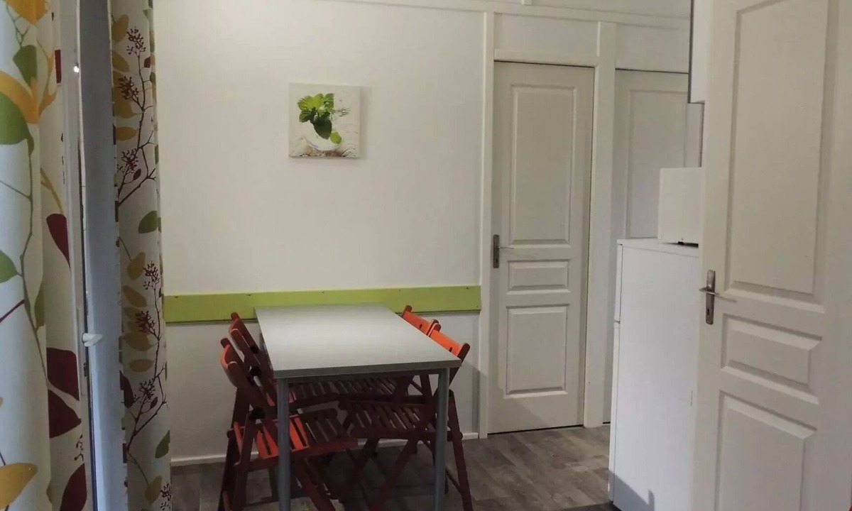 Boisseron Ski Chalet | Campsite Domaine de Gajan * - Chalet COMFORT + 27m2 air-conditioned (2 bedrooms)/LAVE VAISSELLE/TV INCLUSE/CLIMATEIZATION - covered terrace 4 people