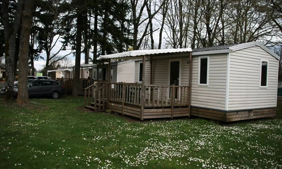 Chateauroux House | Campsite Le Rochat-Belle-Isle * - Mobilhome Privilege (2 bedrooms with terrace) 5 people