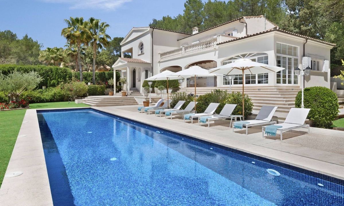 Crestatx Villa | Can Tranquilo modern 4 bedroom villa with gigantic pool