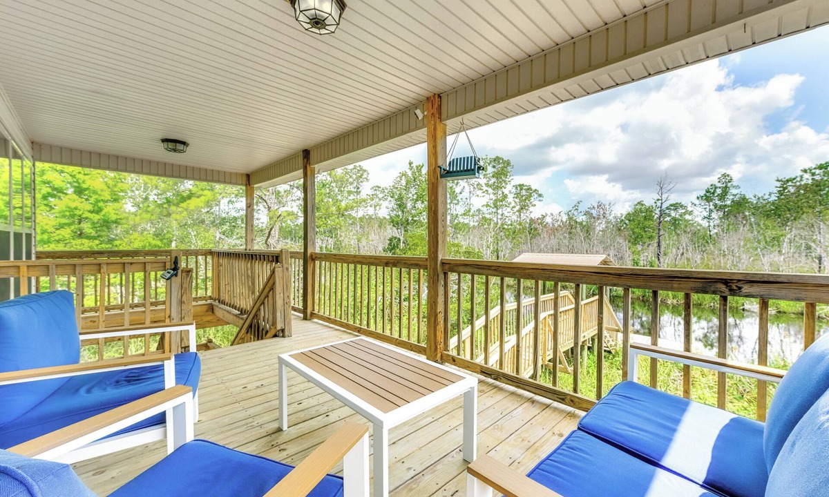 Shoreline Park House | Canal-Front Abode w/Private Dock in Bay St Louis