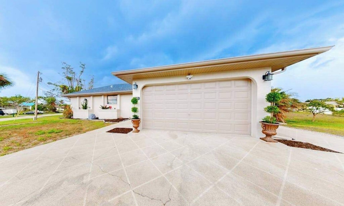 Charlotte Park House | Canal-Front w/Private Pool & Dock – Your Florida Escape Starts Here