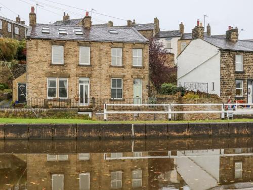 Kildwick House | Canalside Cottage