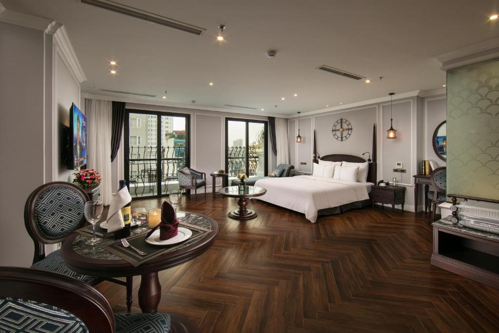 Hai Ba Trung Hotel | Canary Hotel
