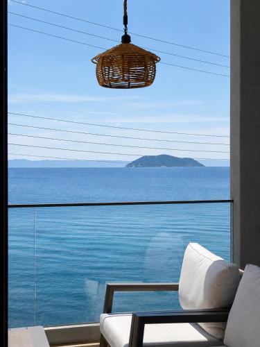 Neos Marmaras Apartment | Candi Luxury Suites 2