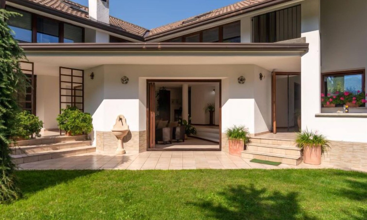 Valtellina House | Candida (CCO900) by Interhome