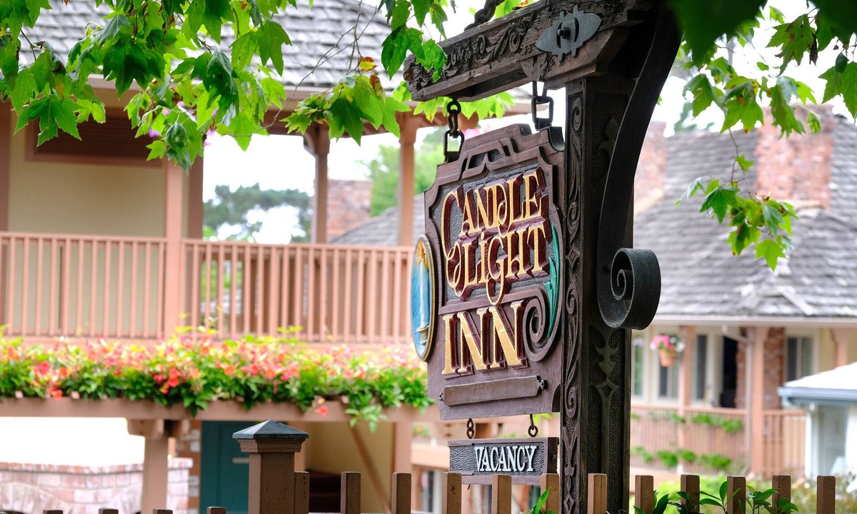 Northwest Carmel Hotel | Candle Light Inn
