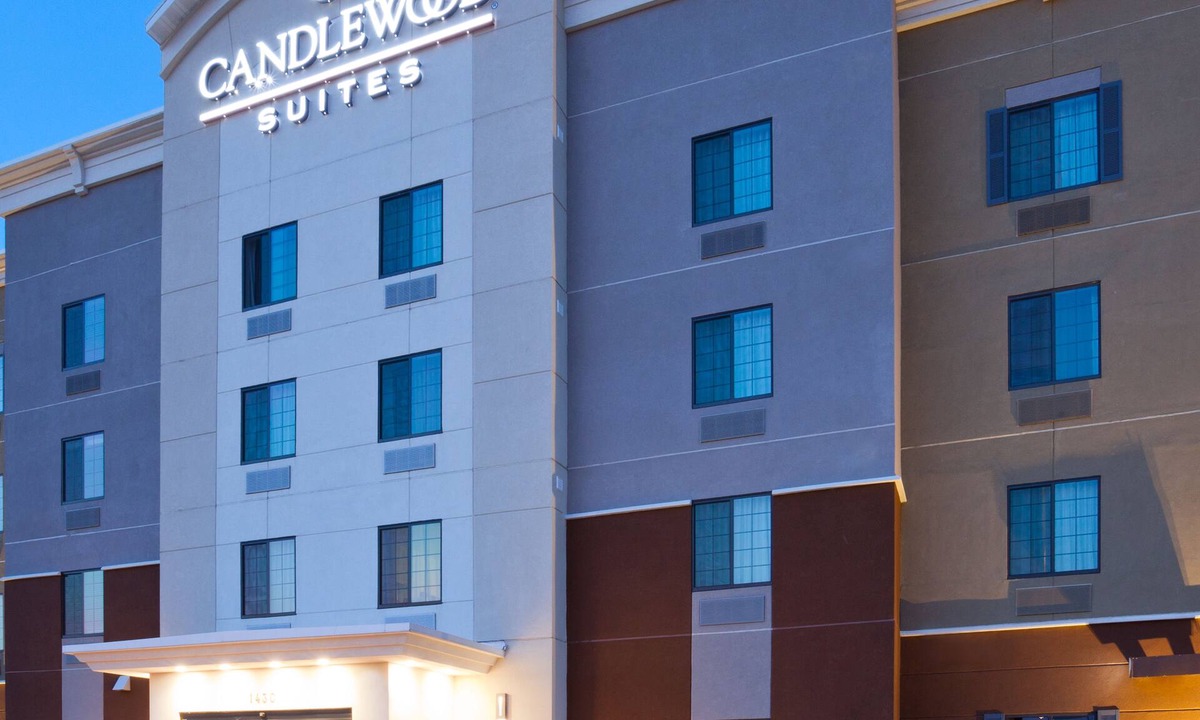 Dickinson Hotel | Candlewood Suites Dickinson ND by IHG
