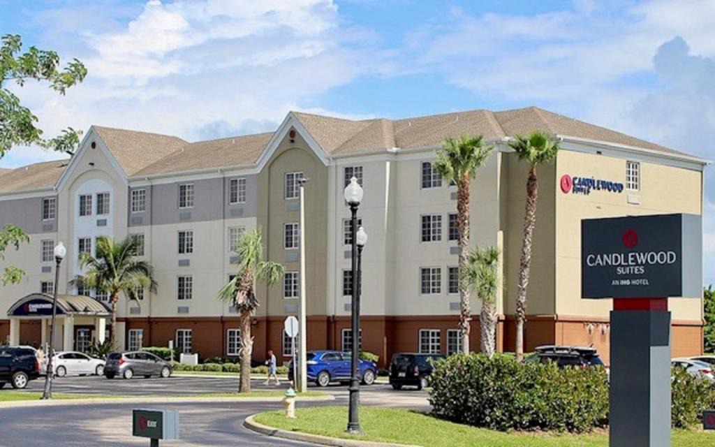 Palm Shores Hotel | Candlewood Suites Melbourne/Viera by IHG