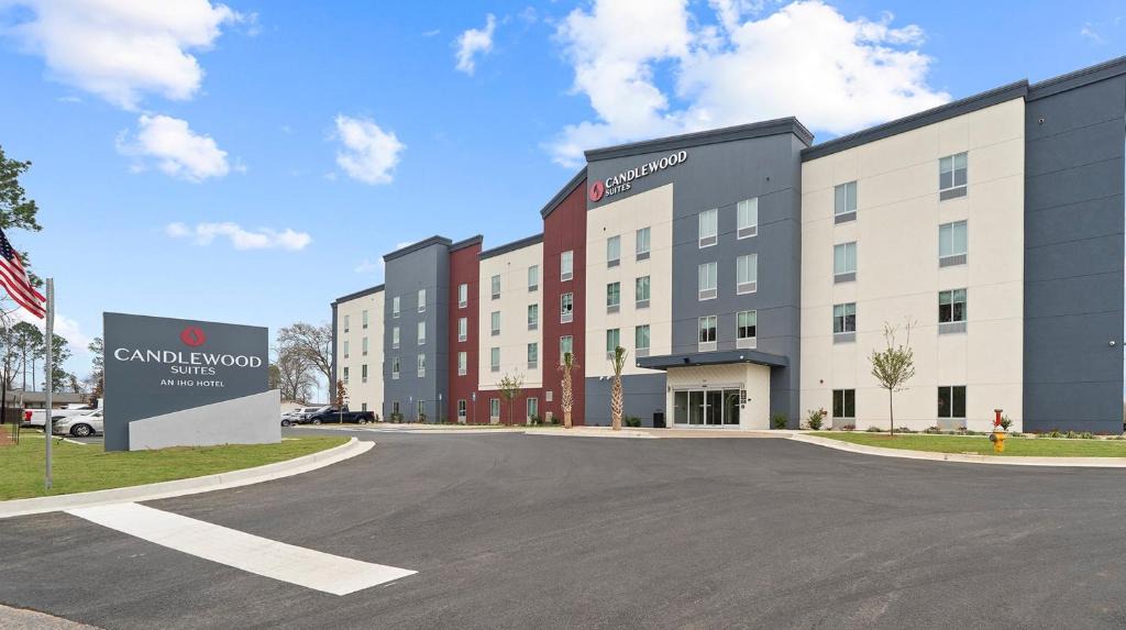 Perry Hotel | Candlewood Suites Perry-National Fairground Area by IHG