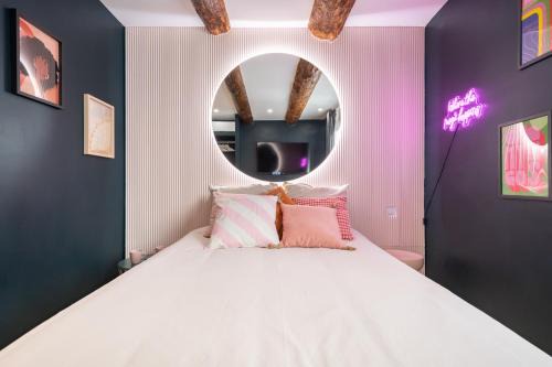 Les Grands Carmes Apartment | Candy Room