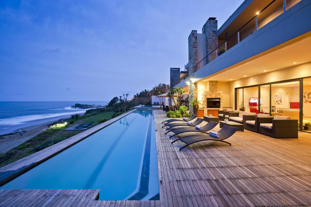 Umhlali Beach Hotel | Canelands Beach Club