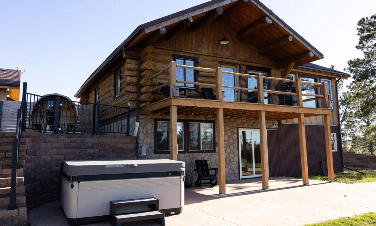 Moorcroft Cabin | Canyon Hideout at Devils Tower