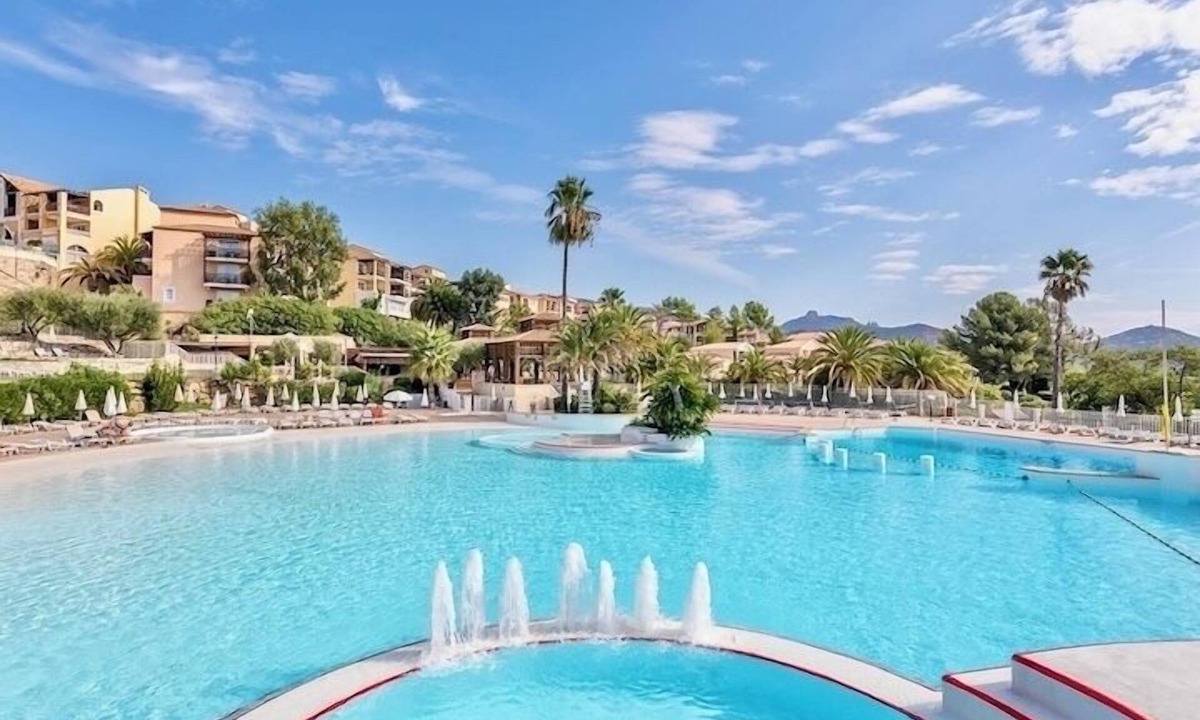 Cap Esterel Resort | Cap Estérel FH Grand T2 Jardin Clôturé/clim/parking Couvert/piscines/vue Mer