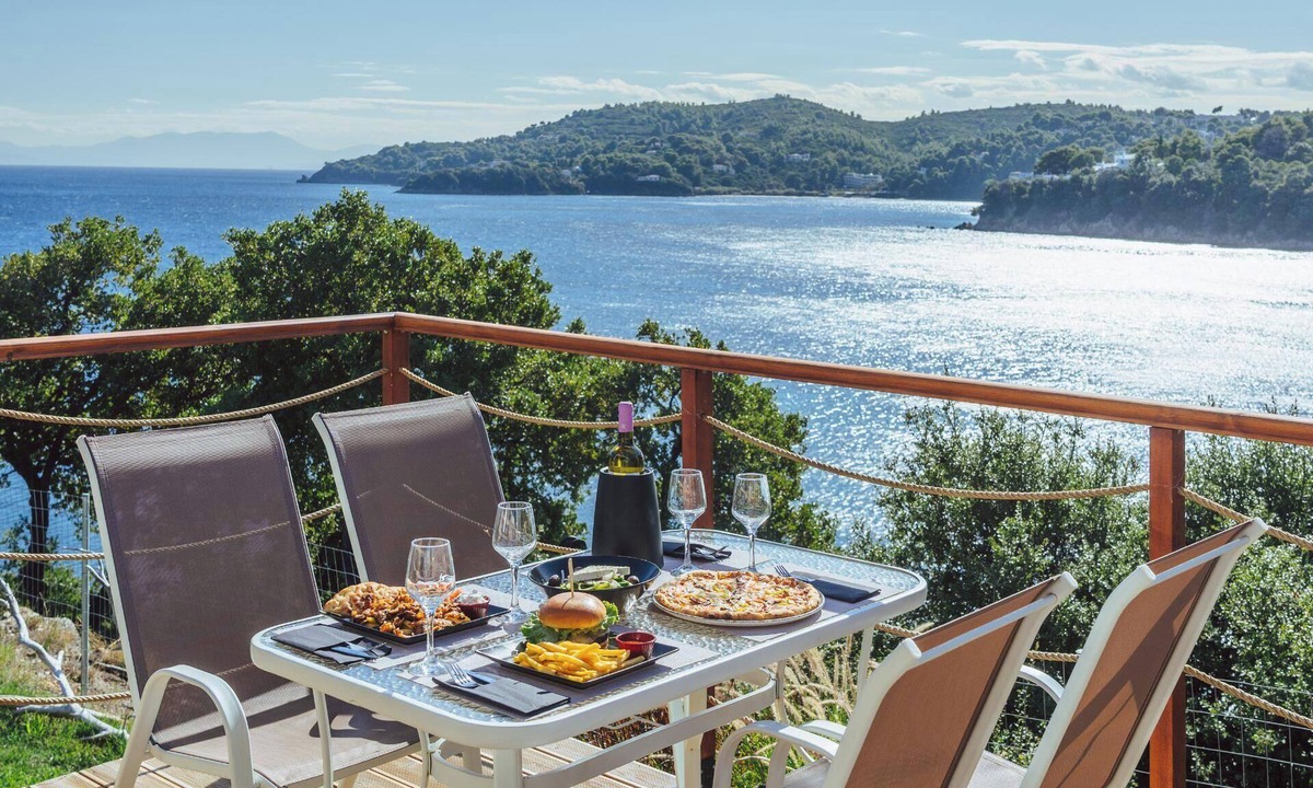 Katsarou House | Cape Blue Suites