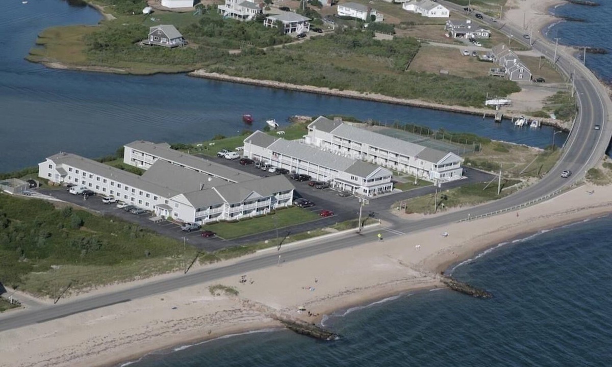 Mara Vista Apartment | Cape Cod Beachfront Studio Condo,Falmouth MA Available July 10-17, 2026 7 nights