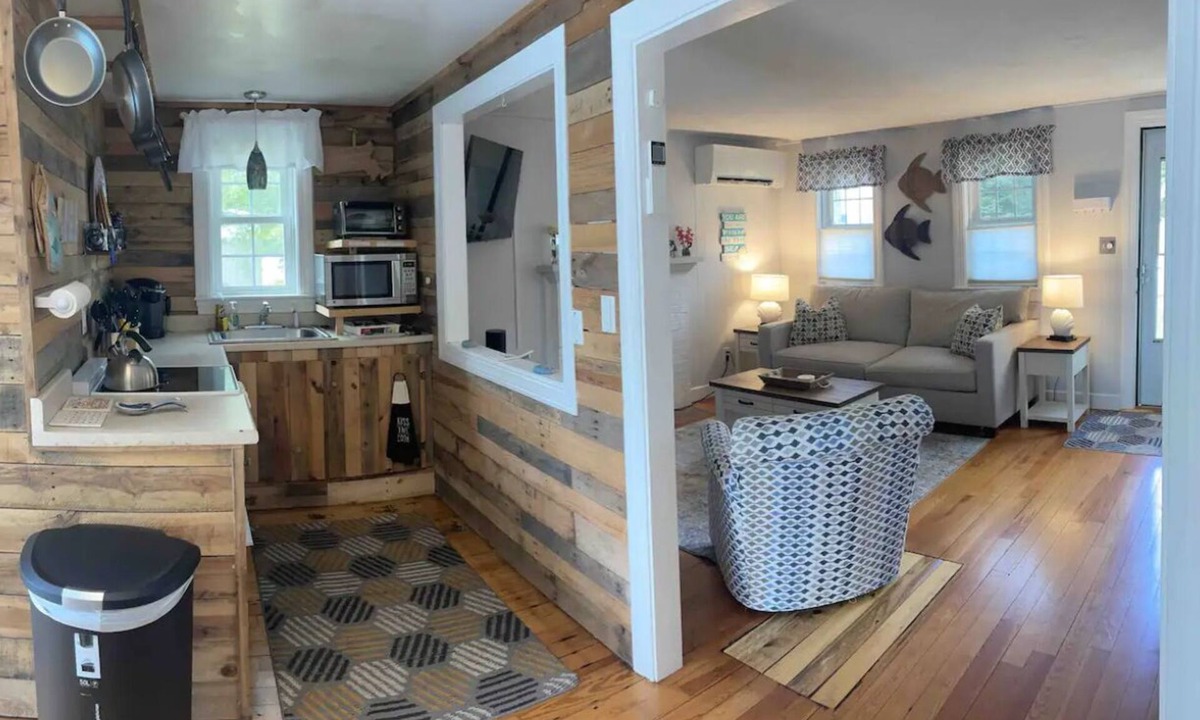 Bass River Cottage | Cape Cod Cottage - Walk to the beach