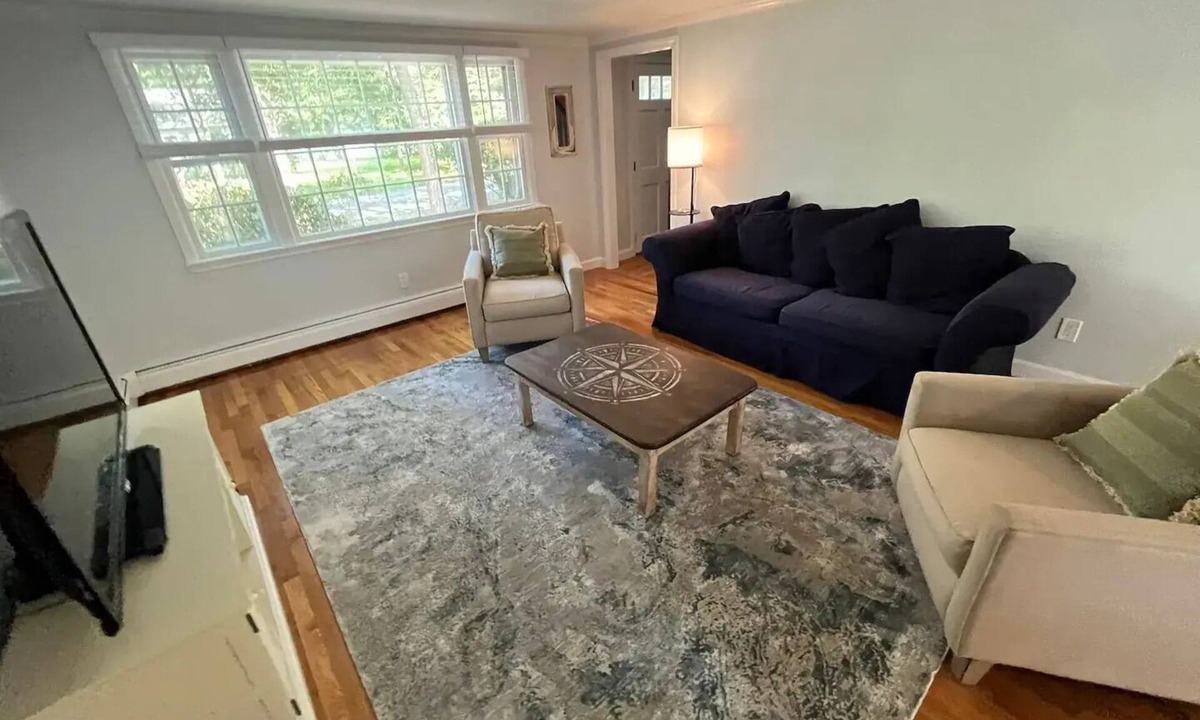 West Hyannisport House | Cape Cod Fun - Entire home 3BR up to 9 guests