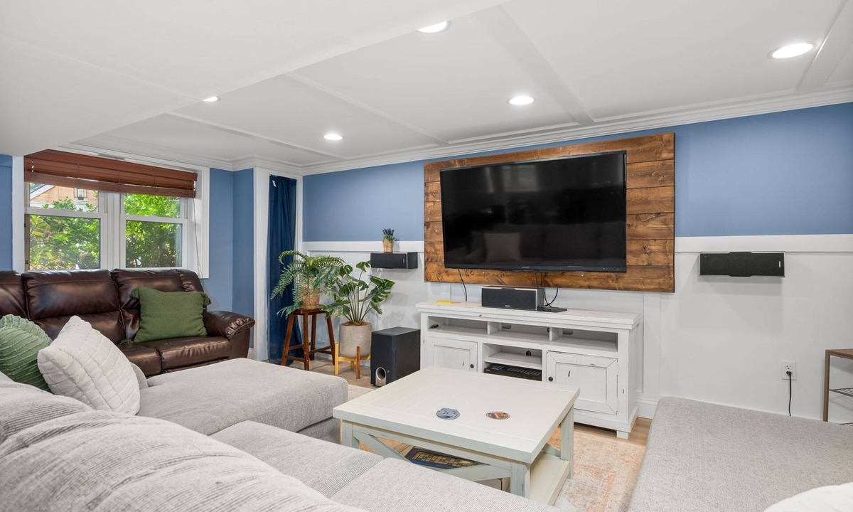 Northwest Harwich House | Cape Cod Retreat: A/C, WiFi & Pet Friendly
