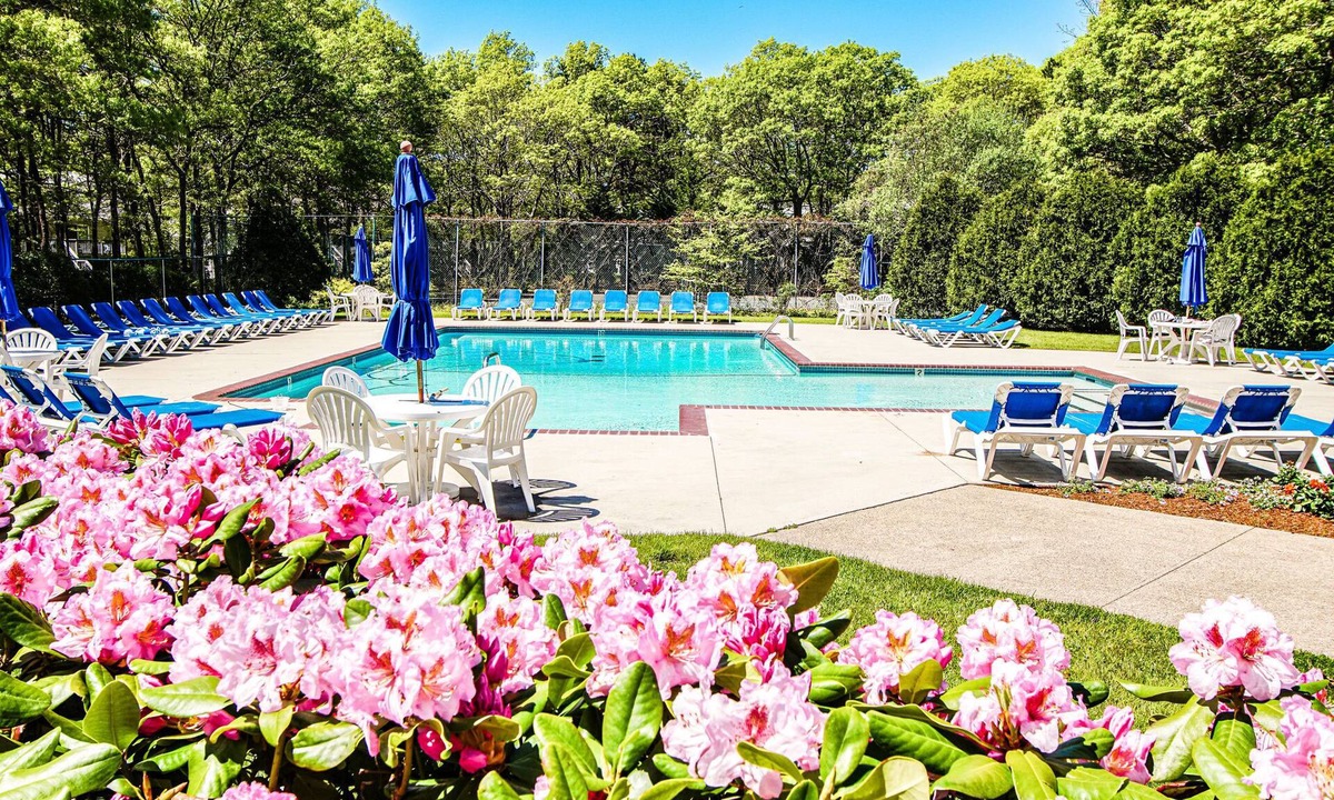 Mashpee Condo | Cape Cod Townhouse w/Patio & Kitchen